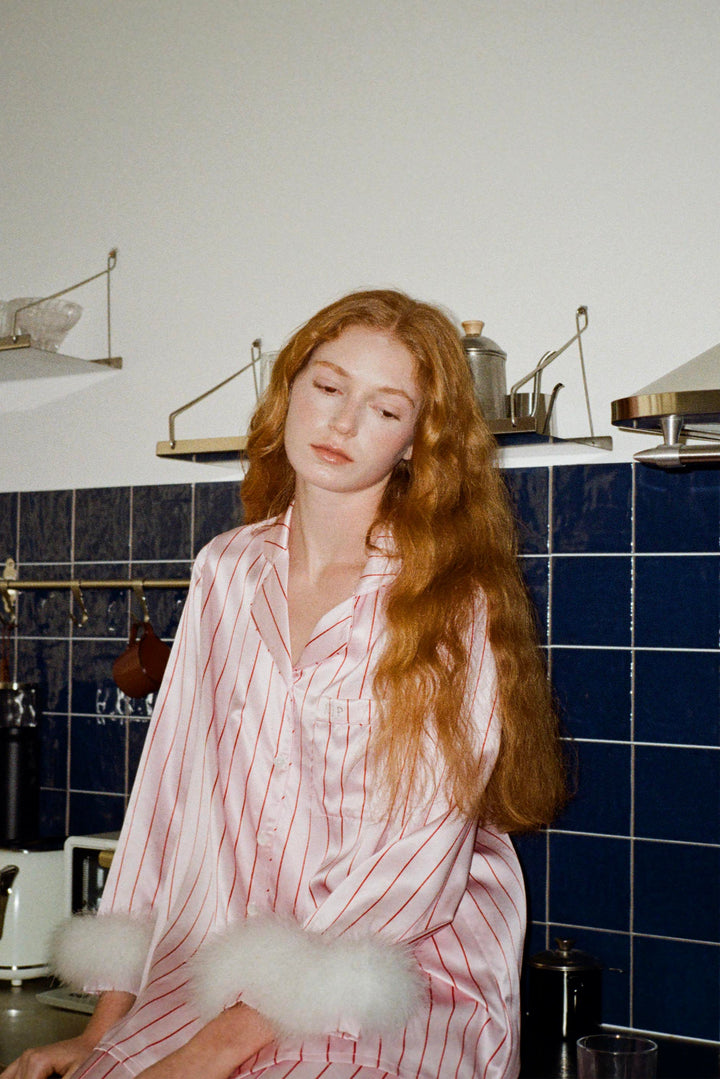 Édition Future Mariée | Ensemble pyjama de soirée en soie avec plumes amovibles
