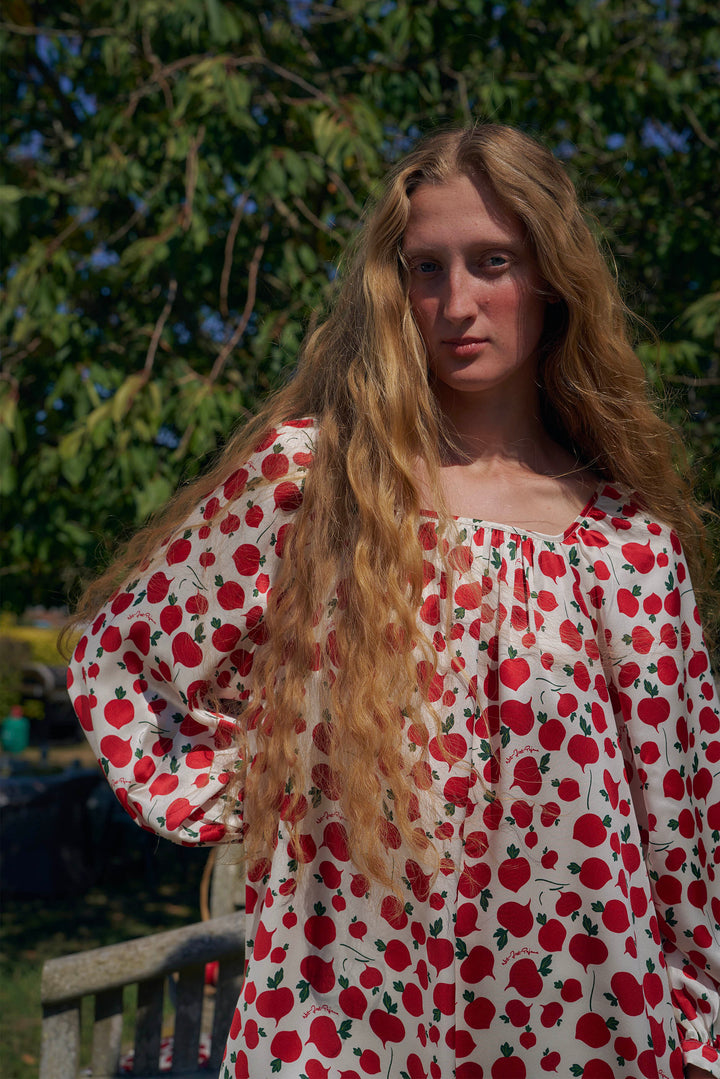 Farm Edit Red Turnip Print 22 Momme Silk Long-Sleeve Robe