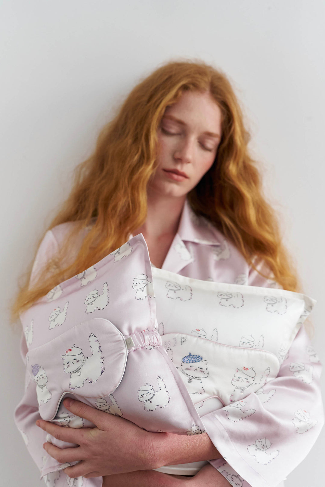 Animal Lover Box | Kiki Cat Silk Sleeping Eye Mask & Pillow