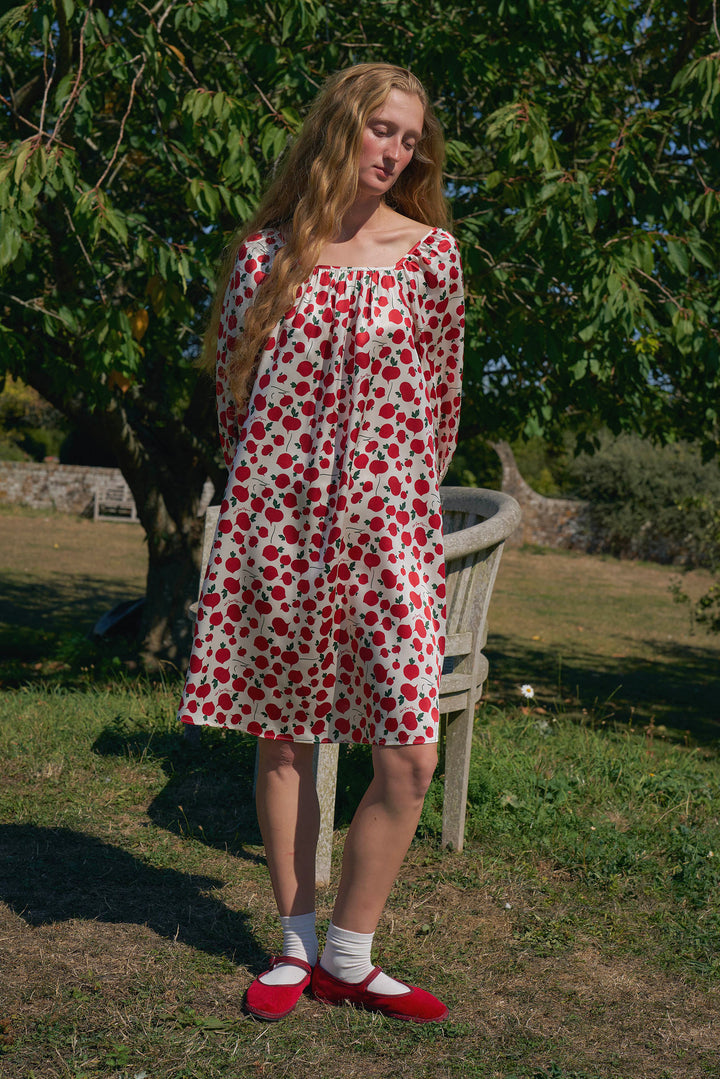 Farm Edit Red Turnip Print 22 Momme Silk Long-Sleeve Robe
