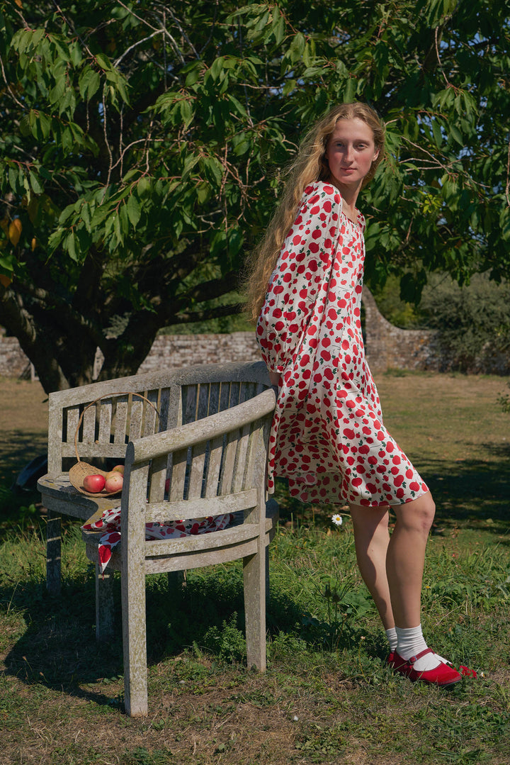 Farm Edit Red Turnip Print 22 Momme Silk Long-Sleeve Robe