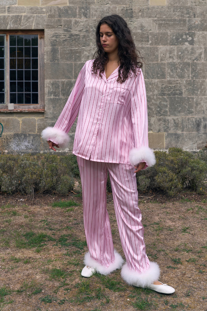 Édition Future Mariée | Ensemble pyjama de soirée en soie avec plumes amovibles