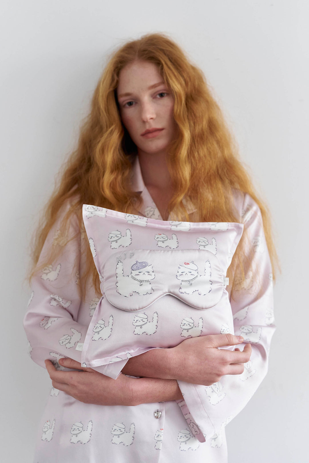 Animal Lover Box | Kiki Cat Silk Sleeping Eye Mask & Pillow