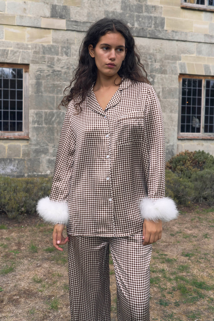 Édition Future Mariée | Ensemble pyjama de soirée en soie avec plumes amovibles