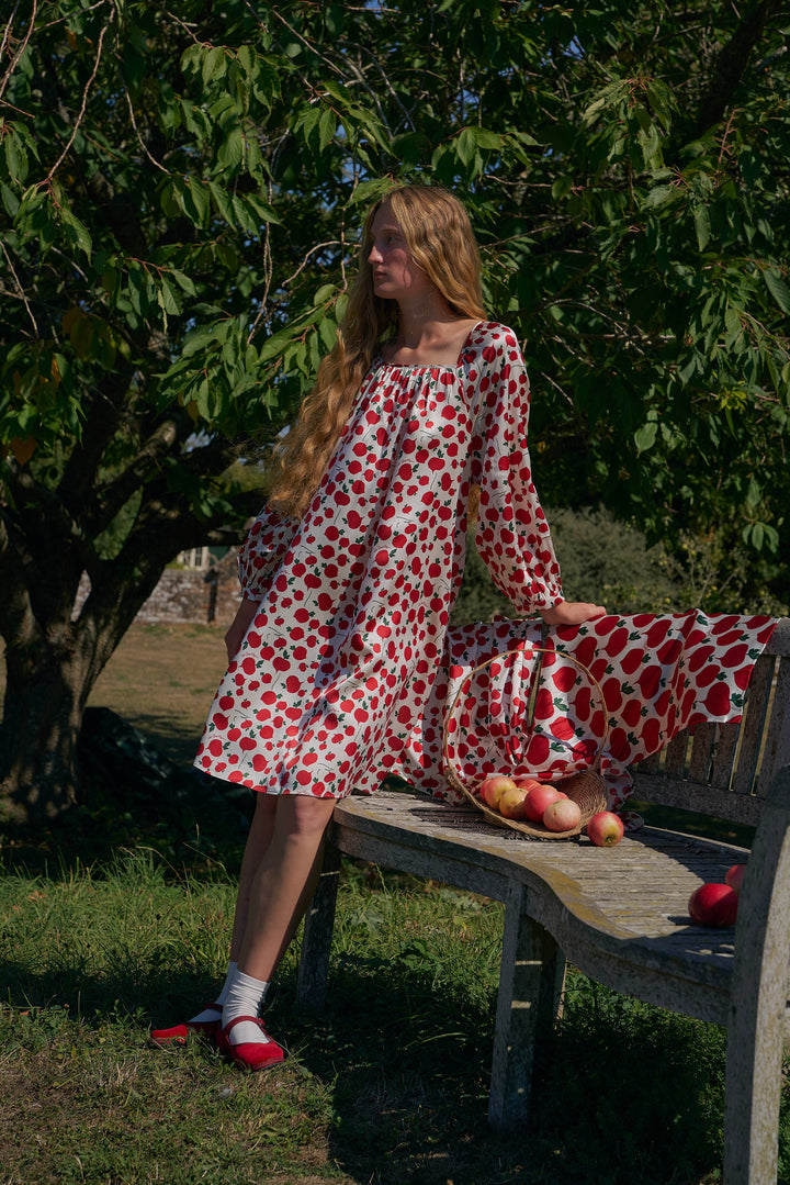Farm Edit Red Turnip Print 22 Momme Silk Long-Sleeve Robe