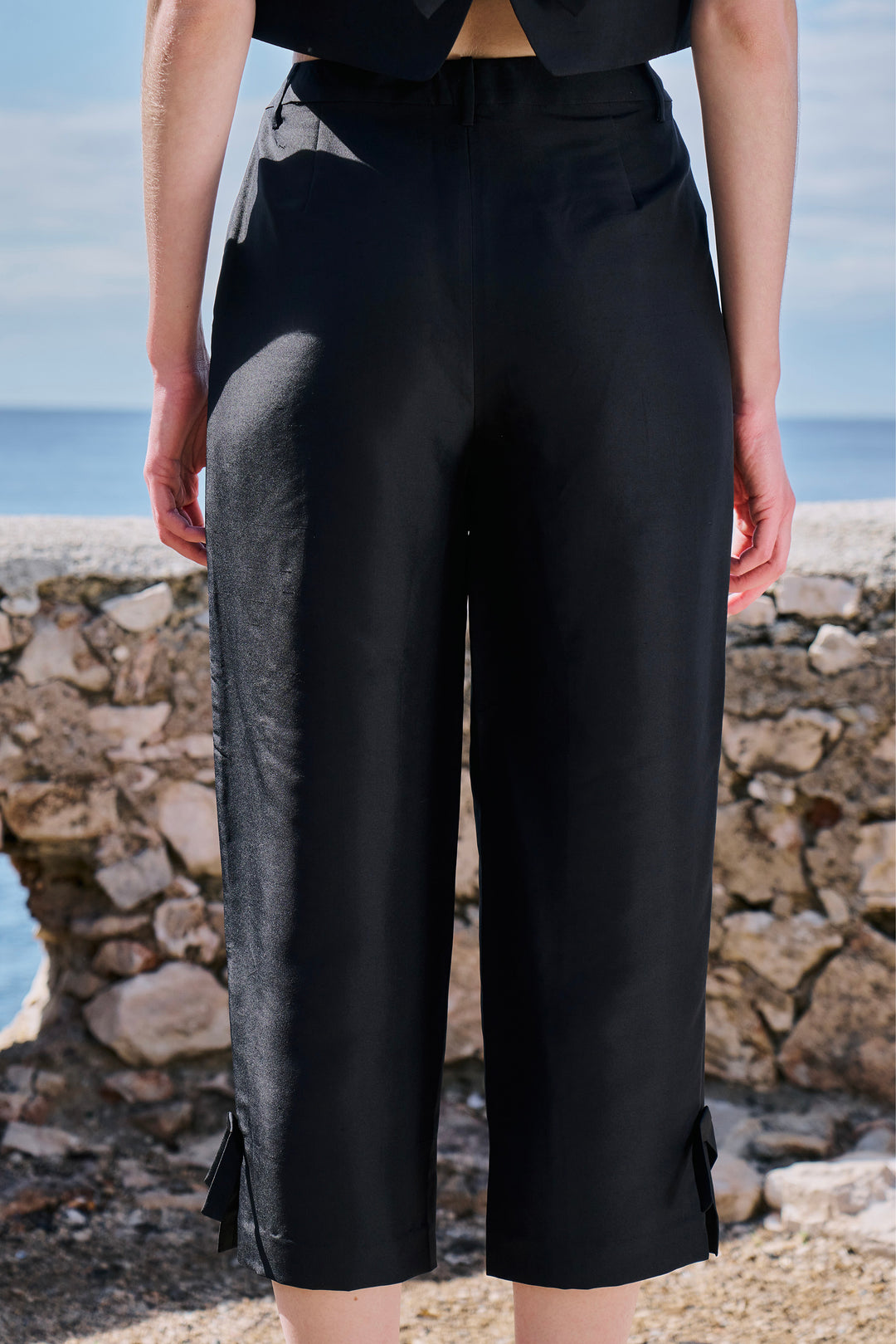 PAJA Berries Women's Dupion Silk Capri Pant - Black