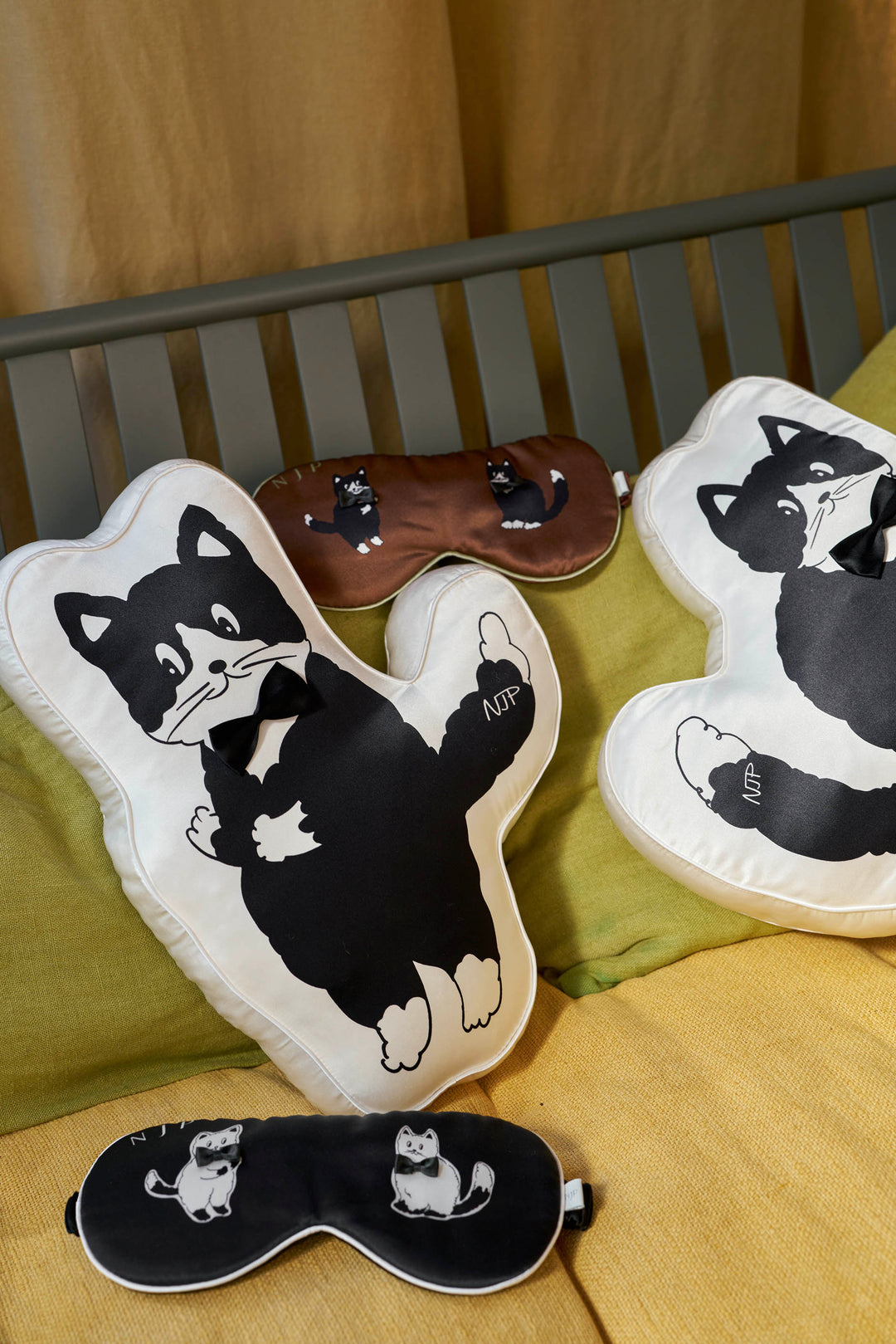 Milo Pearl Cat 22 Momme Silk Eye Mask