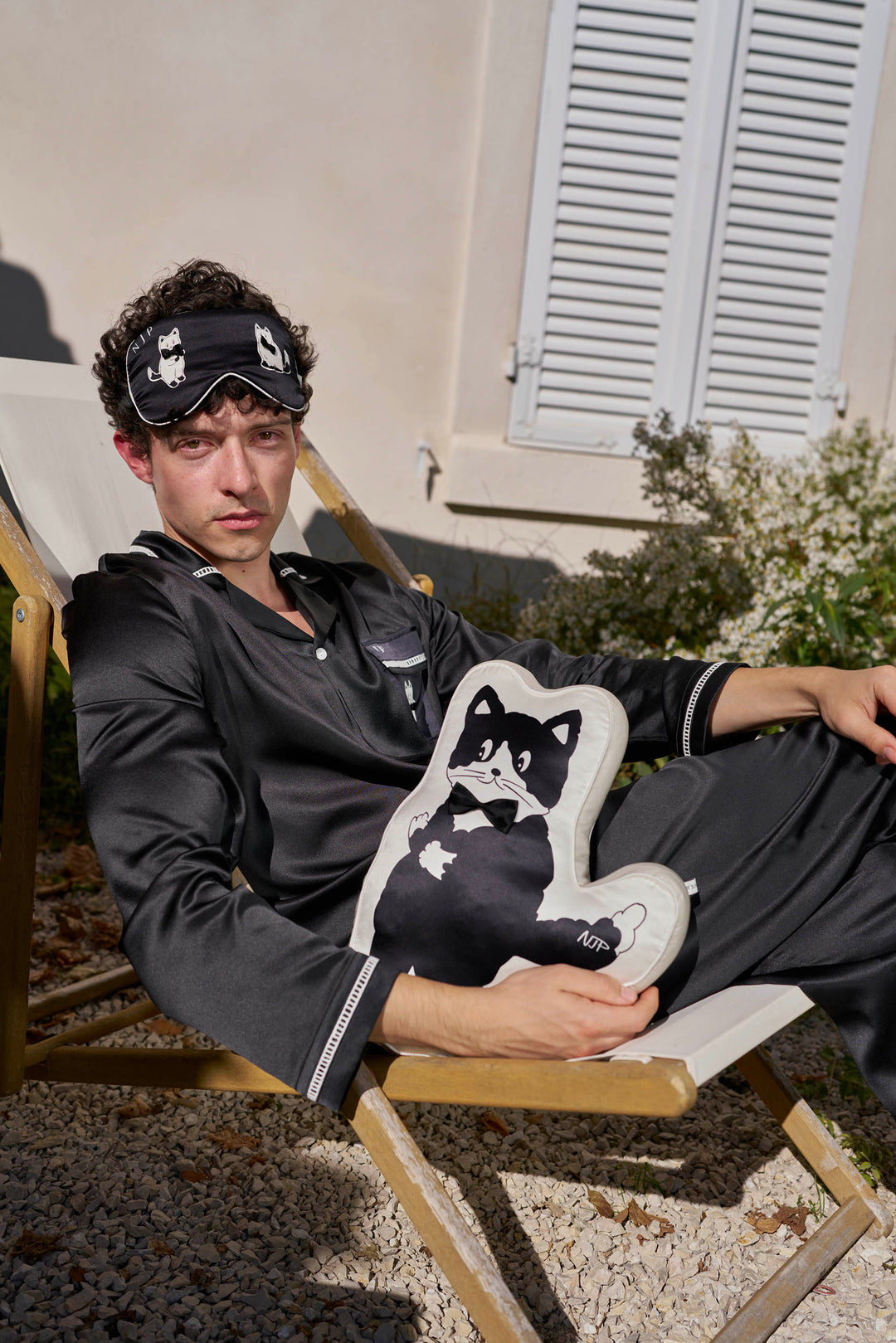 Milo Pearl Cat 22 Momme Silk Cat Pillow