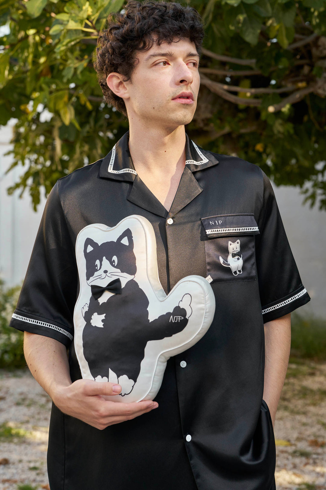 Milo Pearl Cat 22 Momme Silk Cat Pillow