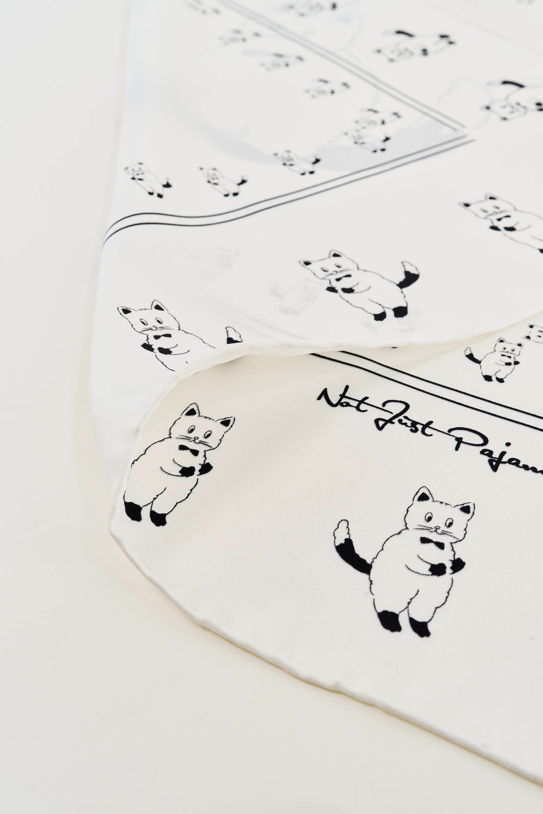 Milo Pearl Cat 16 Momme Silk Twill Scarf